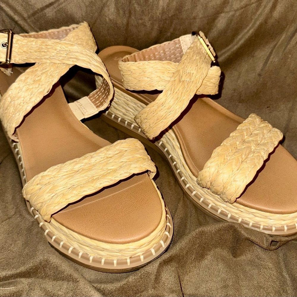 Universal Thread Women's Braided Straw Sandals